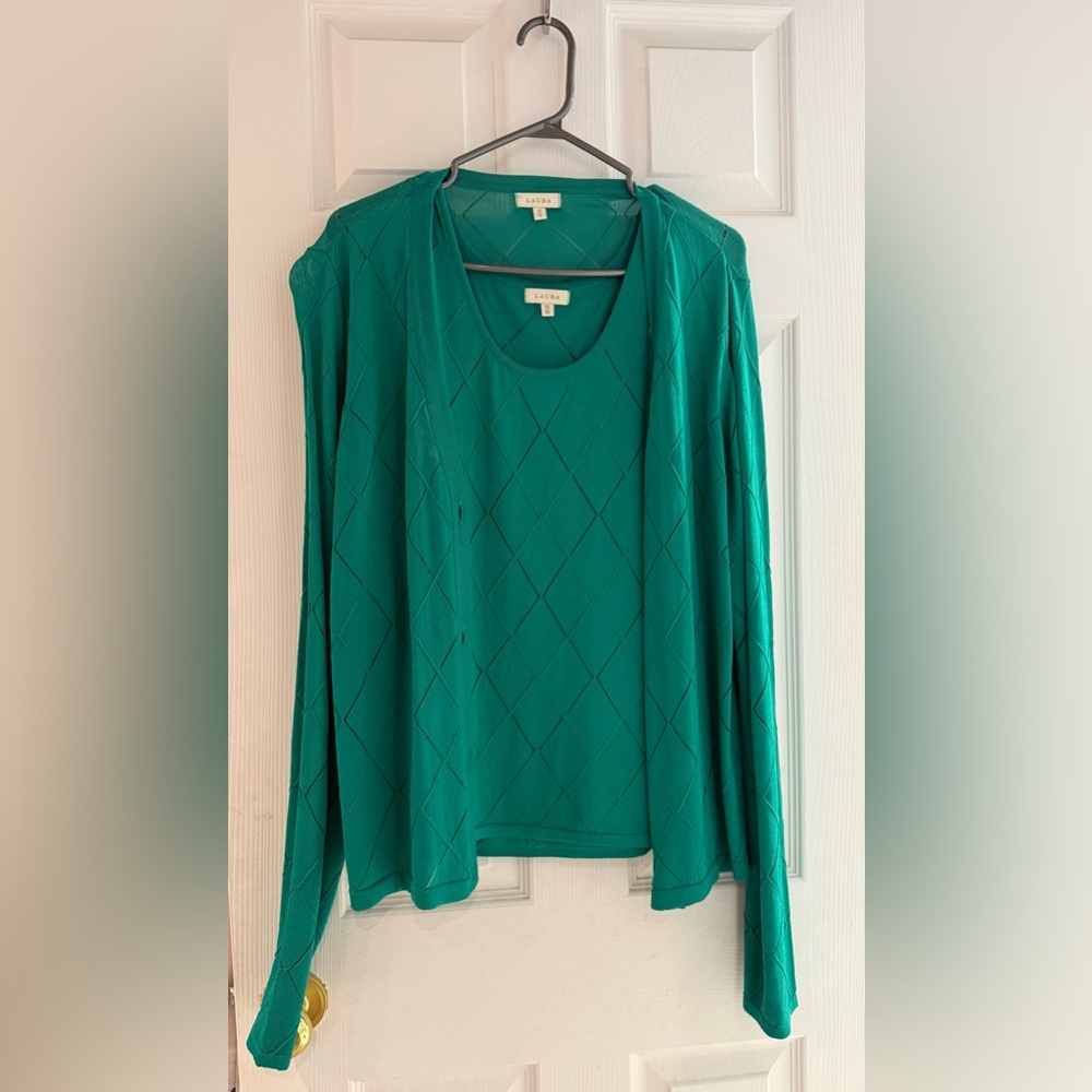 Chic Teal Diamond Pattern Blouse